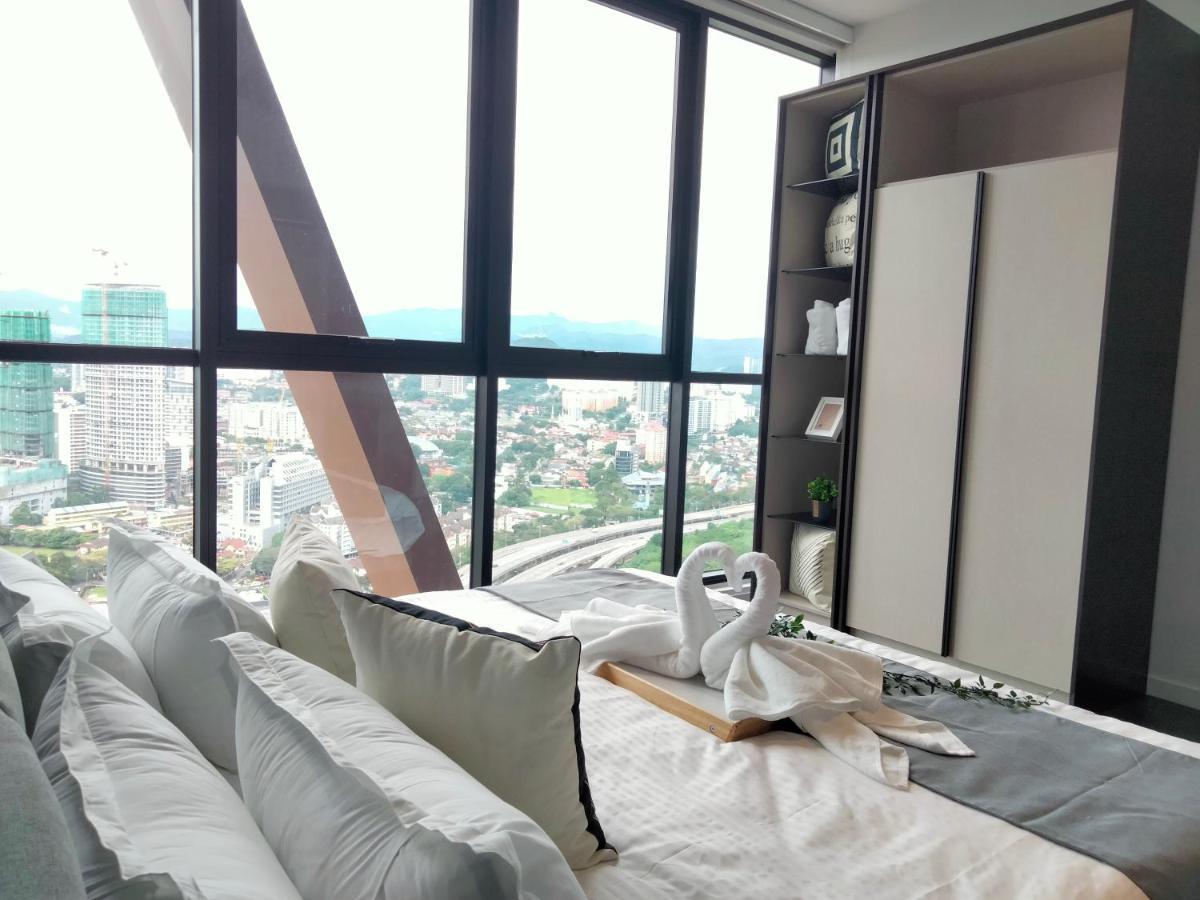 Scarletz Suites Klcc I Homebrickz Kuala Lumpur Exterior foto